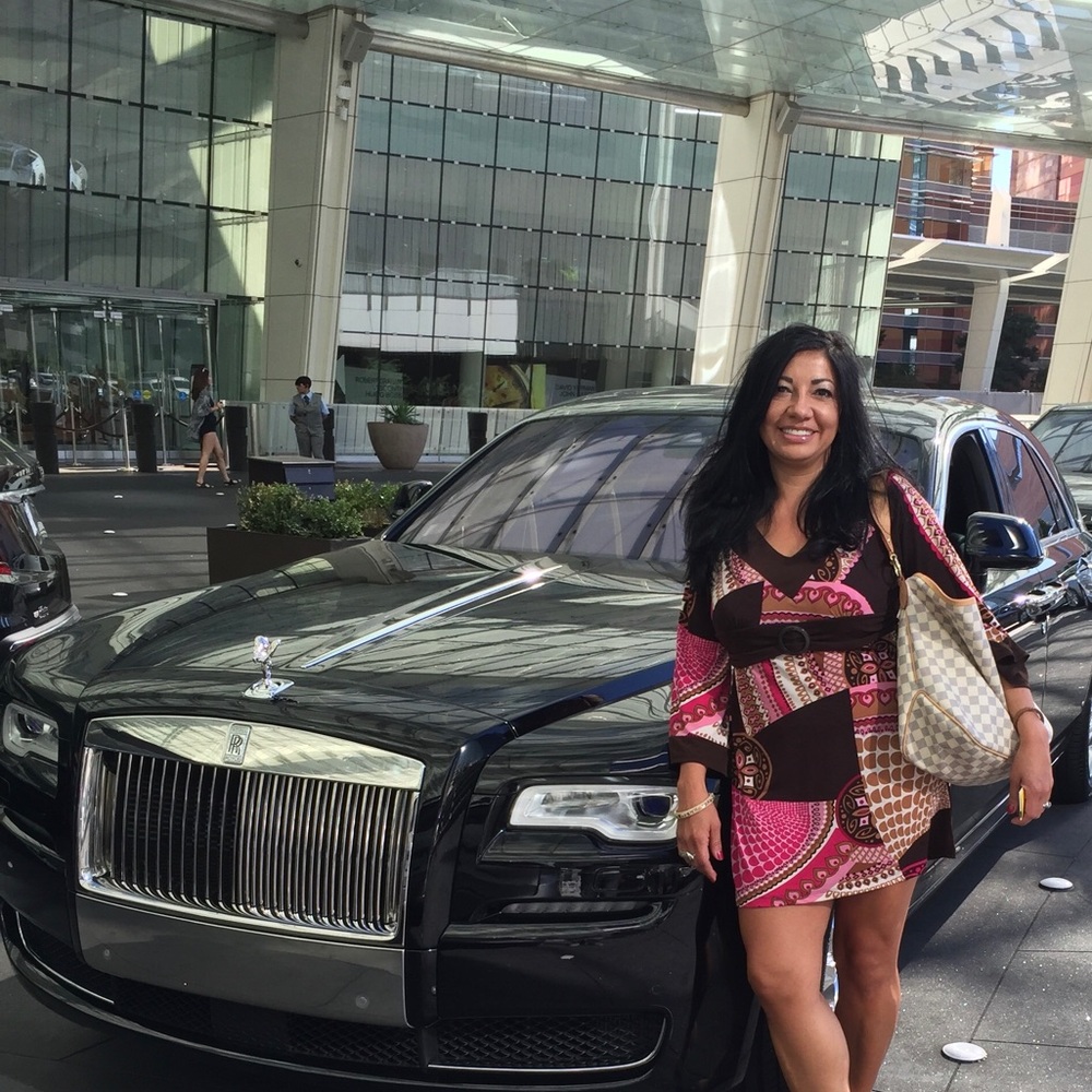 Meet your Posher, Laura